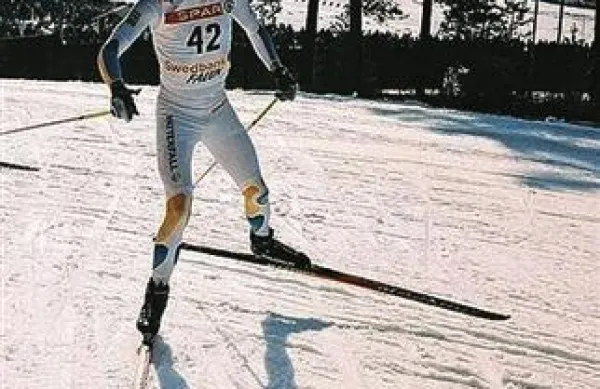 Švedski smučarski tekač Johan Olsson je zmagovalec najdaljše tekaške preizkušnje na svetovnem prvenstvu v nordijskih disciplinah v Val di Fiemmeju