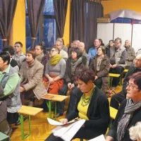 “Turistom želimo pokazati, kaj je pri nas tako lepega, da ne bi živeli nikjer drugje,” pravijo v društvu Kraški slavček, ki je zgibanko o Kobjeglavi in Tupelčah v nedeljo predstavilo tudi domačinom