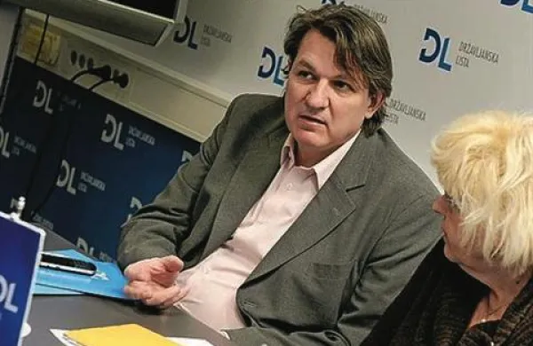 Opustitev projekta slabe banke bi po besedah Janeza Šušteršiča pomenila, da bi ostali brez izvedljive rešitve za reševanje bank oziroma bi na rešitev čakali pol leta
