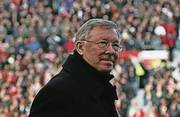 Evropska nogometna zveza (Uefa) je sprožila disciplinski postopek proti trenerju Manchester Uniteda Alexu Fergusonu