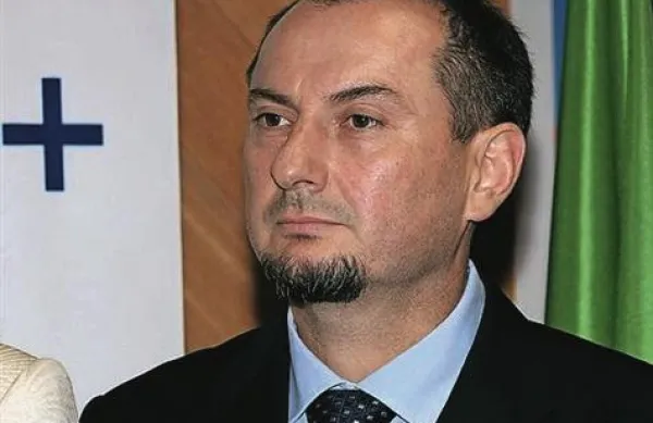 Podpredsednik komisije je Gašpar Gašpar Mišič