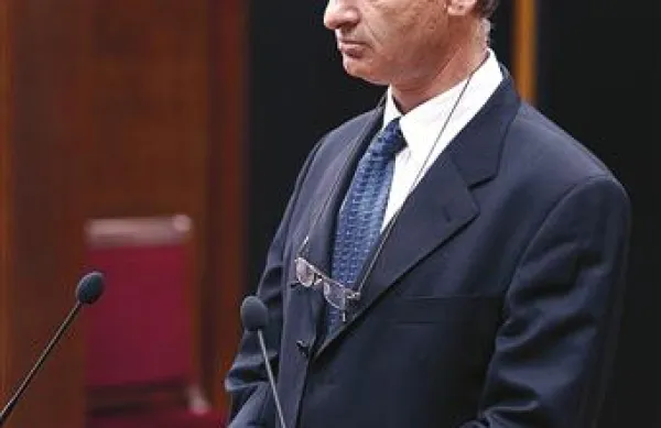 Sodišče ni ugodilo prošnji Klavdija Mallyja, da bi zaporno kazen prestal z delom v družbeno korist, a se je na odločitev pritožil 