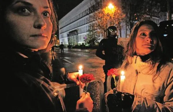 V koprski Galeriji Meduza bodo drevi odprli skupinsko razstavo fotografij z demonstracij po slovenskih mestih, ki so nastale od 2. novembra  do danes