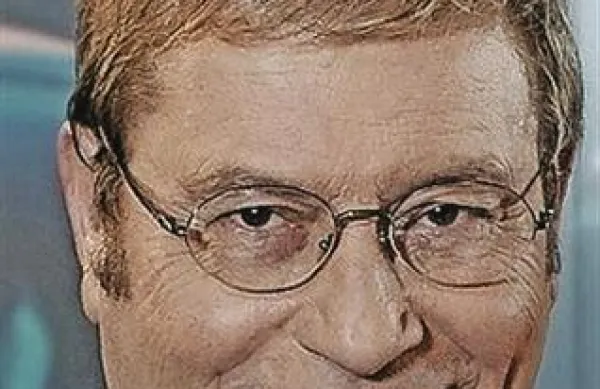 Po hudi bolezni je  v 67. letu starosti umrl televizijski novinar in voditelj Matjaž Tanko