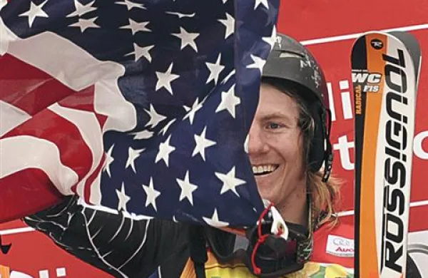  Američan Ted Ligety si je z rekordno peto veleslalomsko zmago na vitranški strmini še pred finalom v Lenzerheideju zagotovil tudi mali kristalni globus za zmago v posebnem seštevku v disciplini