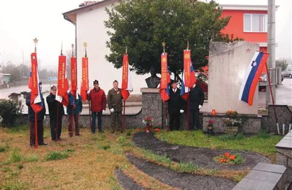 V Selu so se poklonili spominu na rojaka in narodnega heroja Ivana Kosovela
