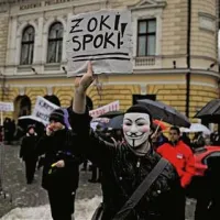 Vseslovenska vstaja v znamenju  zahtev po korenitih spremembah