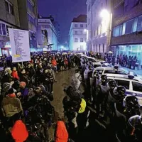 Vseslovenska vstaja v znamenju  zahtev po korenitih spremembah