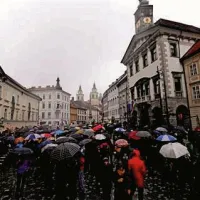 Vseslovenska vstaja v znamenju  zahtev po korenitih spremembah