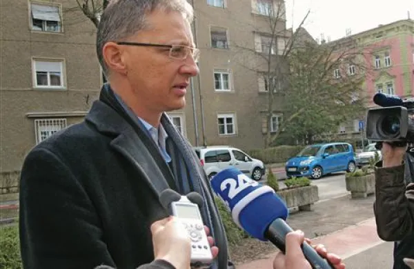 SD je na današnji konferenci stranke v Mariboru soglasno odločila, da bo vstopila v koalicijo z mandatarko Alenko Bratušek