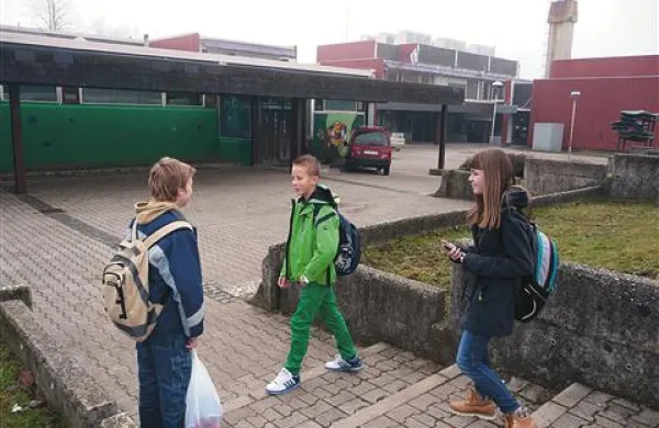 Bodo mar morali v  “prepihanem” šolskem centru še naprej občasno ostajati  v bundah?