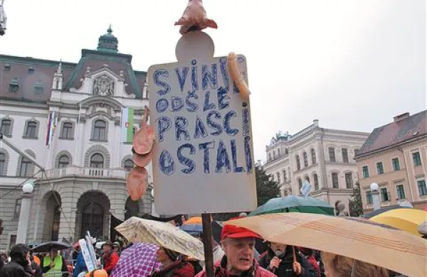 Zgolj zamenjava vlade po mnenju protestnikov ni dovolj