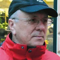 Stojan Kuret: “Spremembe moramo delati ljudje, ne pa obstoječa oblast. Oni so delali le take spremembe, da so kradli sami zase, ne pa delali za skupno dobro.” 