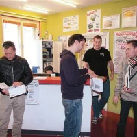 Namesto da bi se ukvarjala z razvojem dejavnosti, se mora nova vodstvena ekipa  na Klubu goriških študentov ukvarjati s starimi grehi predhodnikov, ki lahko celo potopijo klub 