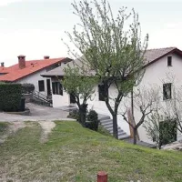 Mnogi krajani  pričakujejo, da jih  bodo uvrstili na seznam za sanacijo objektov, pa ne samo na Izletniški poti  