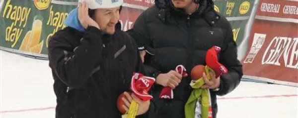 Rašo Nesterović (desno) in Dino Rađa sta v  smučarskih čeladah  promovirala EuroBasket 2013