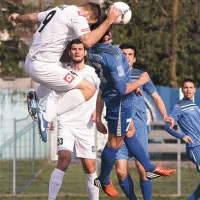 Tako je Ivan Brečević (številka 9, v skoku) popeljal Koprčane v vodstvo