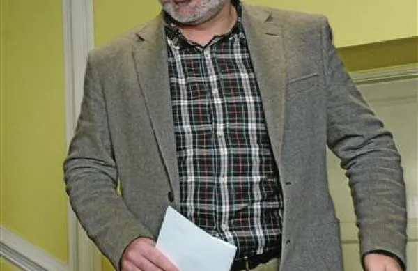 Kandidat za obrambnega ministra Roman Jakič v primeru vodenja tega resorja napoveduje reorganizacijo in optimizacijo obrambnega sistema, pripravo podlage za nastanek novega zakona o obrambi, pa tudi večjo razpravljalno vlogo državnega zbora, med drugim pri vprašanju sodelovanja v mednarodnih operacijah in misijah