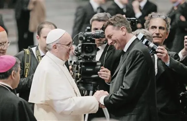 Predsednik republike Borut Pahor se je danes v Vatikanu udeležil slovesne umestitve novega poglavarja Katoliške cerkve, papeža Frančiška