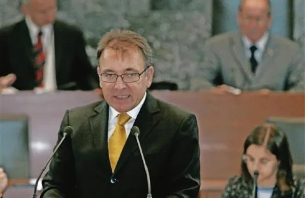 Po Šircljevih besedah vlada zakon o finančni upravi med drugim predlaga zato, ker bo Hrvaška 1. julija postala članica EU