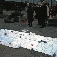 Ob zasedanju DZ pred imenovanjem nove vlade manj&scaron;i protest