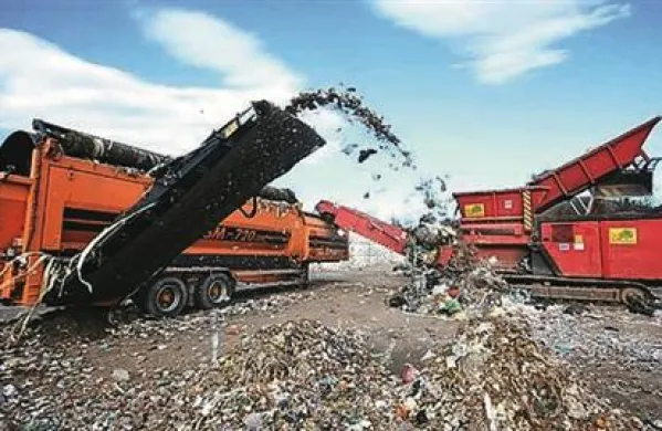 Na Goriškem  so v skrbeh, ker jim je inšpektorica dovolila odlagati odpadke na sedanjem odlagališču v Stari gori le še do 7. aprila, v tem času pa morajo dobiti koncesijo