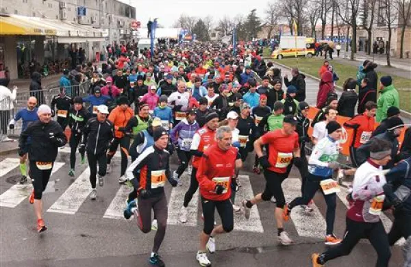 Mali kraški maraton si je v 13 letih pridobil ime največje primorske tekaške prireditve