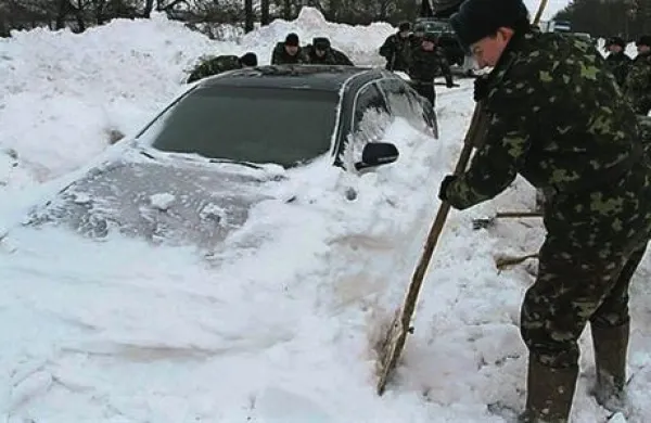 Snežiti je začelo v nedeljo in samo danes je v Moskvi zapadlo že 70 centimetrov snega