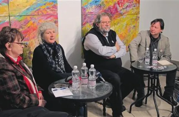 O lokalnem novinarstvu so razmišljali: (z leve) Neda Pagon, Sandra Bašić Hrvatin, Ervin Hladnik Milharčič in Drago Mislej Mef