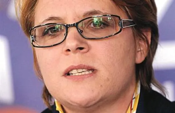 Ministrica za delo Anja Kopač Mrak poudarja, da bodo spoštovali ustavno odločbo glede varčevalnega zakona, ki je več kot 26.000 upokojencem znižal pokojnino