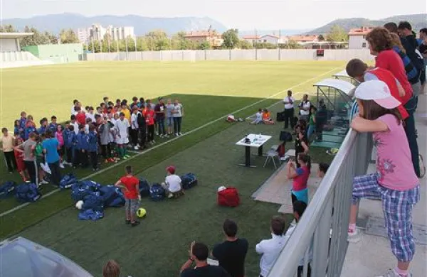 Na ajdovskem stadionu je Nogometna šola Ajdovščina lani spomladi gostila niz turnirjev od U 6 do U 12. Tako bo tudi letos.