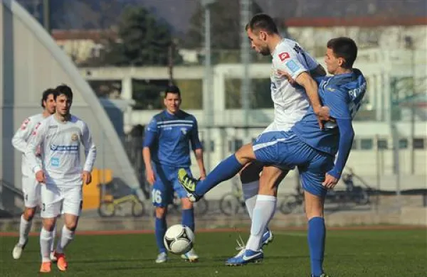 Nogometaši bodo danes le trenirali, v soboto pa jih čaka zanimiv krog - Gorica bi v dvoboju z Domžalami  lahko Koprčanom pomagala na poti v Evropo, Koper pa gre k Olimpiji