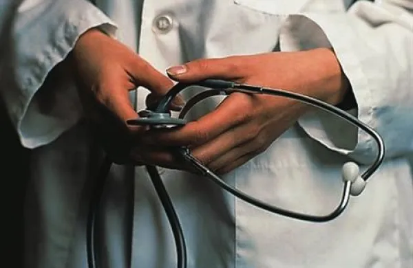 Starejši, ki bi radi izvedeli, kdo je  danes dežurni zdravnik, kdo v bližini nudi hišna opravila ali kakšno drugo koristno informacijo,  lahko odgovor dobijo z enim klicem na brezplačno telefonsko številko 080/10-10