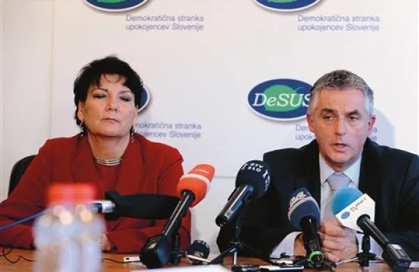 Svet stranke Desus je na današnji seji razrešil predsednico sveta Meto Vesel Valentinčič