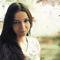 Slikarka melodij in pevka podob