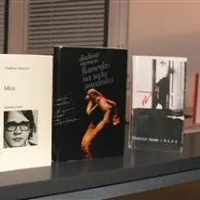 Memonova dela: izbor pesmi Meje (2000),  zbirki Flamenko na sodu smodnika (1983) in Meje (1979) ter izvodi literarnega glasila koprske gimnazije Maestral, ki ga je urejal 