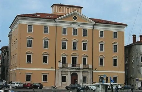 Lokacija bodoče javne hiše, palača Trevisini. Bo v njej našel delo tudi kak diplomiran študent podjetništva?