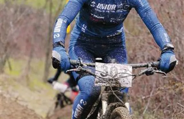 Zmagovalka  15. otvoritvene dirke sezone slovenskega pokala  v gorsko kolesarskem krosu v Vrtojbi je bila primorska olimpijka Tanja Žakelj