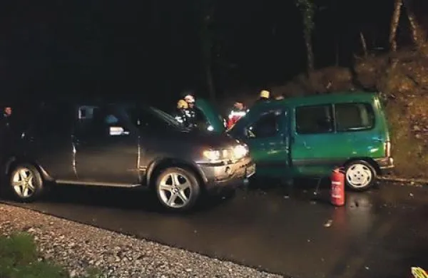 V soboto ponoči sta pri Vrtočah trčila osebna avtomobila