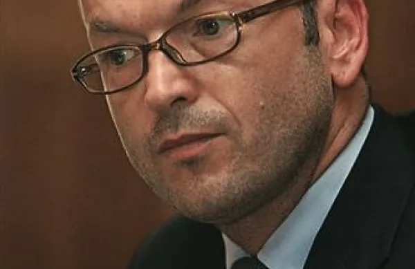 Državni zbor je danes s 77 glasovi za in sedmimi proti podprl Boštjana Jazbeca za novega guvernerja Banke Slovenij
