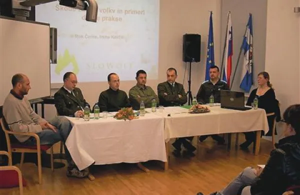 V Parku vojaške zgodovine  je bila okrogla miza o sožitju človeka z divjadjo in zvermi