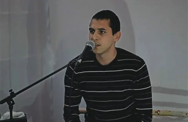 Marko Matičetov, pesnik, politolog, doma iz Lucije. Doslej sta pri založbi KUD France Prešeren  izšli dve njegovi pesniški zbirki:  V vsaki stvari je ženska (2006),  Boš videl (2009), kmalu izide še  Lahko noč iz moje sobe, Brazilija.
