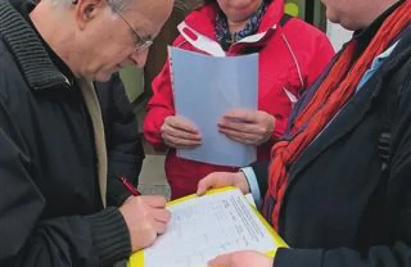 V nekaj dneh so zbrali več sto podpisov za sklic zbora krajanov. Če bo treba, bodo ponovili vajo za referendum.