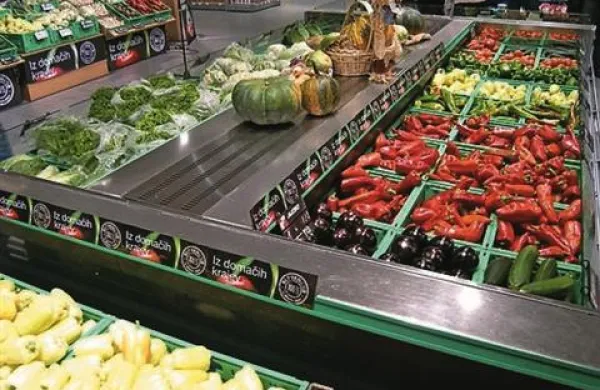 Po neuradnih informacijah časnika se prvi mož Agrokorja Ivica Todorić dogovarja za  485-milijonsko dokapitalizacijo, kar implicira, da bi za delnico Mercatorja lahko ponudil približno 130 evrov