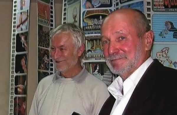 Janez Marinšek v ospredju, zadaj Koni Steinbacher