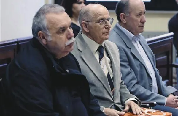 Med obtoženimi (z leve) Igorjem  Vučičem, Matijo Blažičem in Slavkom Ferčkom je včeraj zaradi bolezni manjkal Boris Popovič 