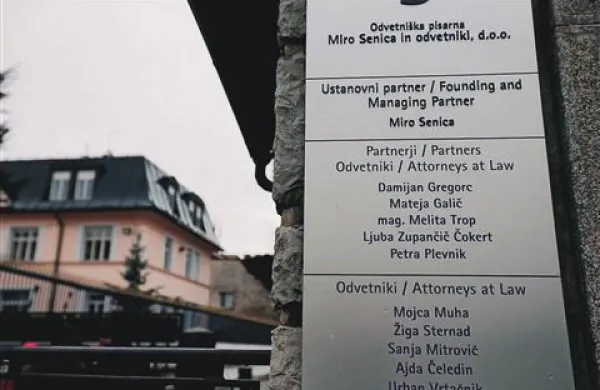 Kriminalisti so bili tudi v  odvetniški pisarni 