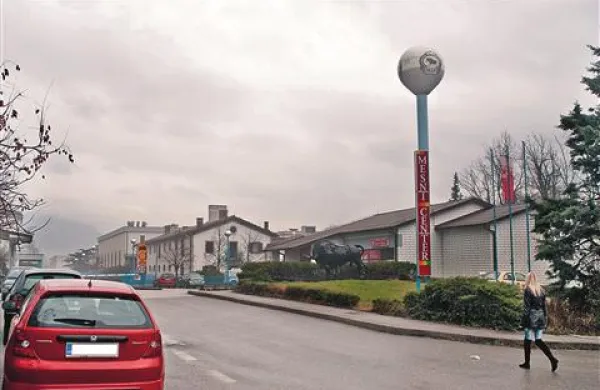 Kupce za poslovno celoto Kromberk bodo znova iskali z javno dražbo, najbrž še pred poletjem