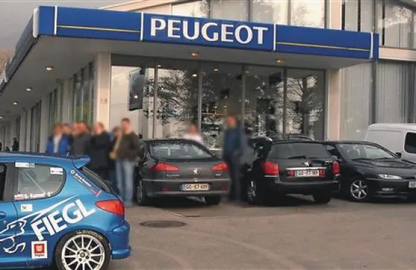 Prodajalec vozil, ki niso bila v njegovi lasti, je kupnino dajal v svojo, namesto v blagajno Gorice Leasing