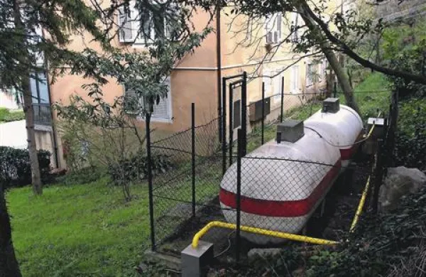 V Koper bo plin po ceveh pritekel jeseni 2016,  cisterne bodo odveč